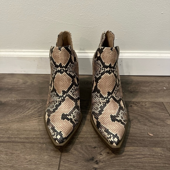 Vince Camuto booties - Picture 2 of 4